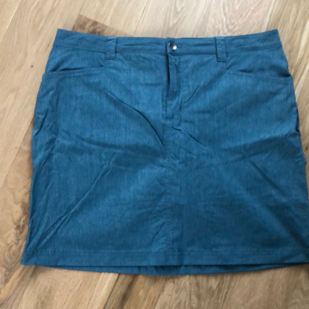 Eddie Bauer womens skort size 16T.